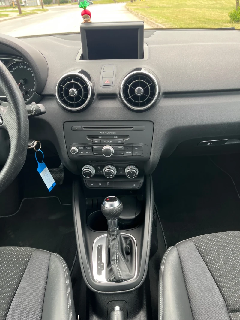 Audi A1 1.4Turbo DSG Sline, снимка 14 - Автомобили и джипове - 50168385