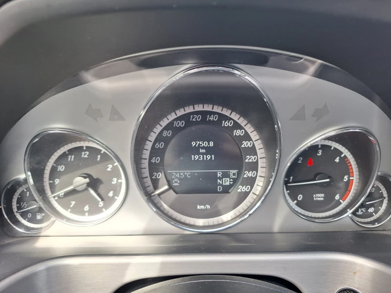 Mercedes-Benz E 350 Реални километри!!!, снимка 13 - Автомобили и джипове - 51871285