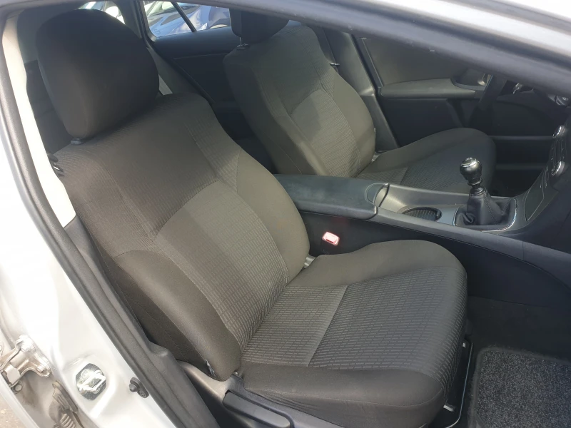 Toyota Avensis 2.0 benzin , снимка 10 - Автомобили и джипове - 51772786