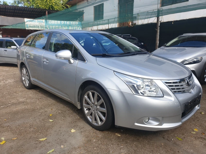 Toyota Avensis 2.0 benzin , снимка 2 - Автомобили и джипове - 51772786