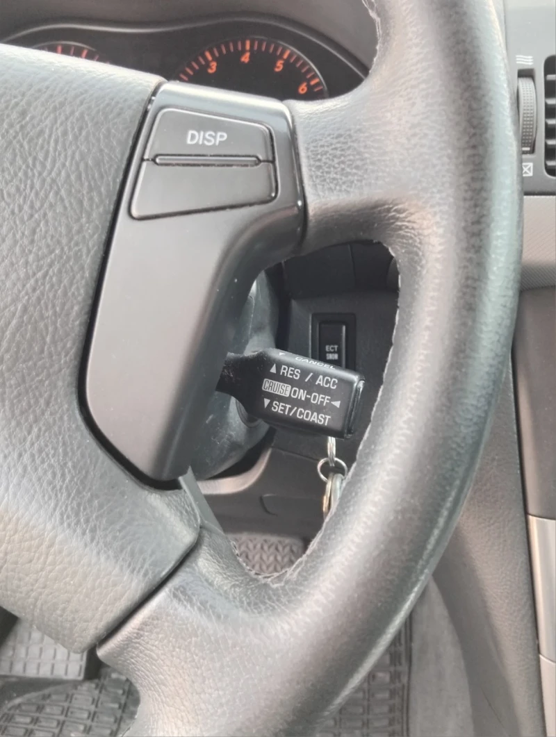 Toyota Avensis 2.4 бензин автомат, снимка 9 - Автомобили и джипове - 52295064