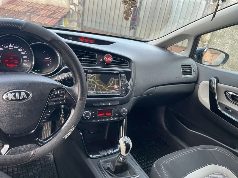 Kia Ceed, снимка 11 - Автомобили и джипове - 52330285