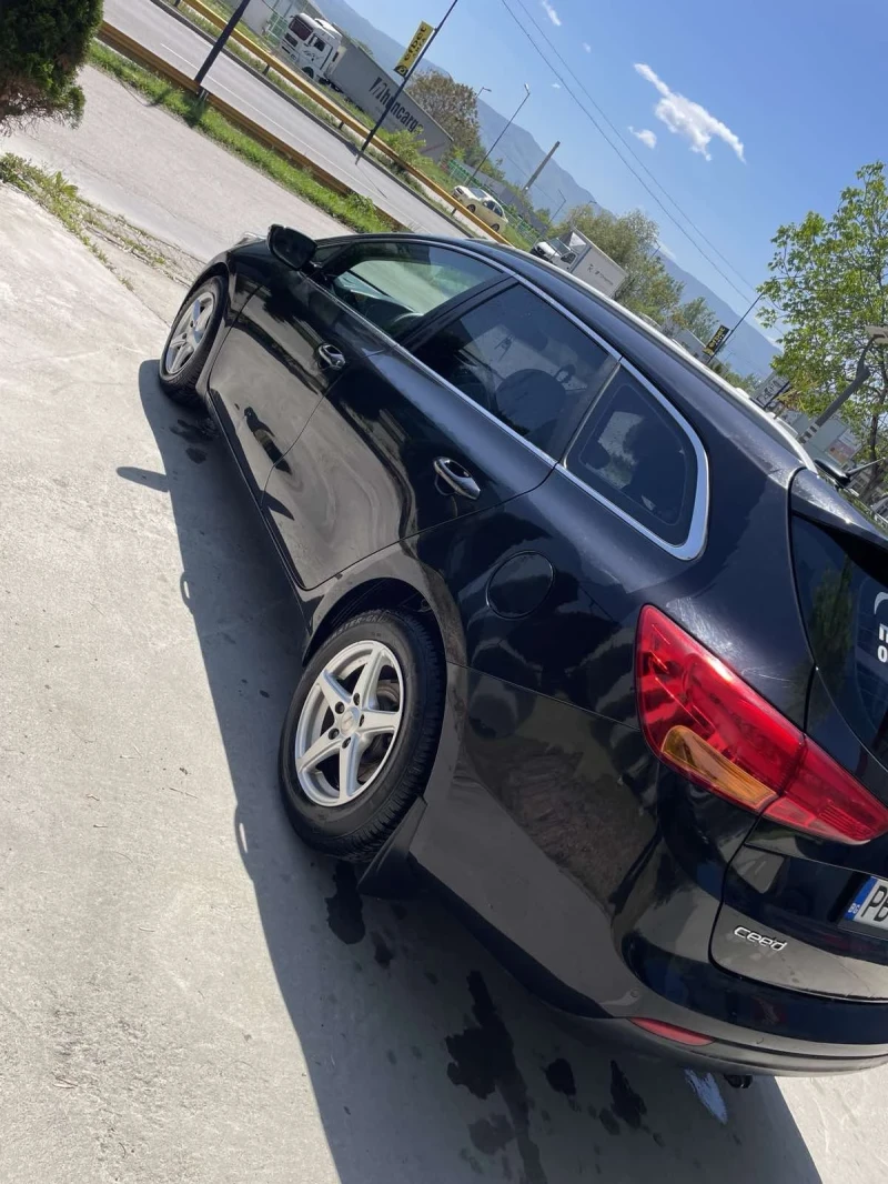 Kia Ceed, снимка 3 - Автомобили и джипове - 52330285