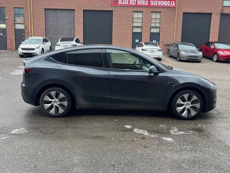 Tesla Model Y * Long Range * CARFAX * БЕЗ ПЪРВОНАЧАЛНА ВНОСКА, снимка 3 - Автомобили и джипове - 52868917