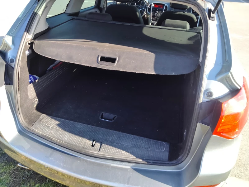 Opel Astra 1.4 TURBO LPG, снимка 11 - Автомобили и джипове - 53163341