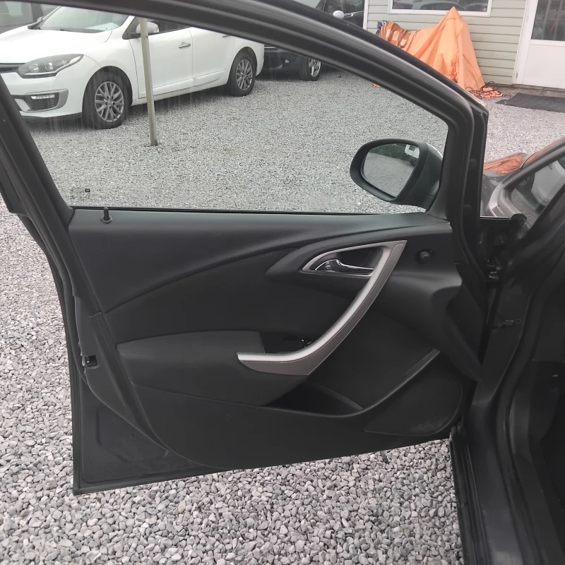 Opel Astra 1.3CDTI EURO5, снимка 12 - Автомобили и джипове - 53177191