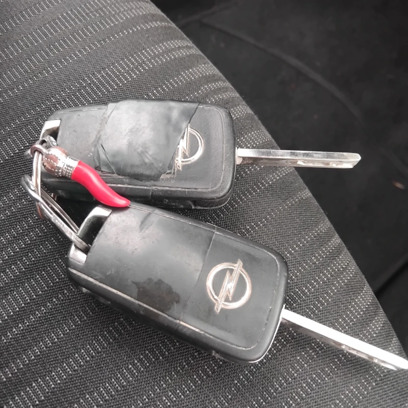 Opel Astra 1.3CDTI EURO5, снимка 16 - Автомобили и джипове - 53177191