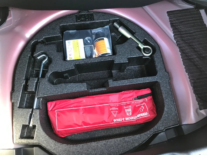 Mazda 2 1.5I HYBRID ГАРАНЦИОННА , снимка 11 - Автомобили и джипове - 53332683