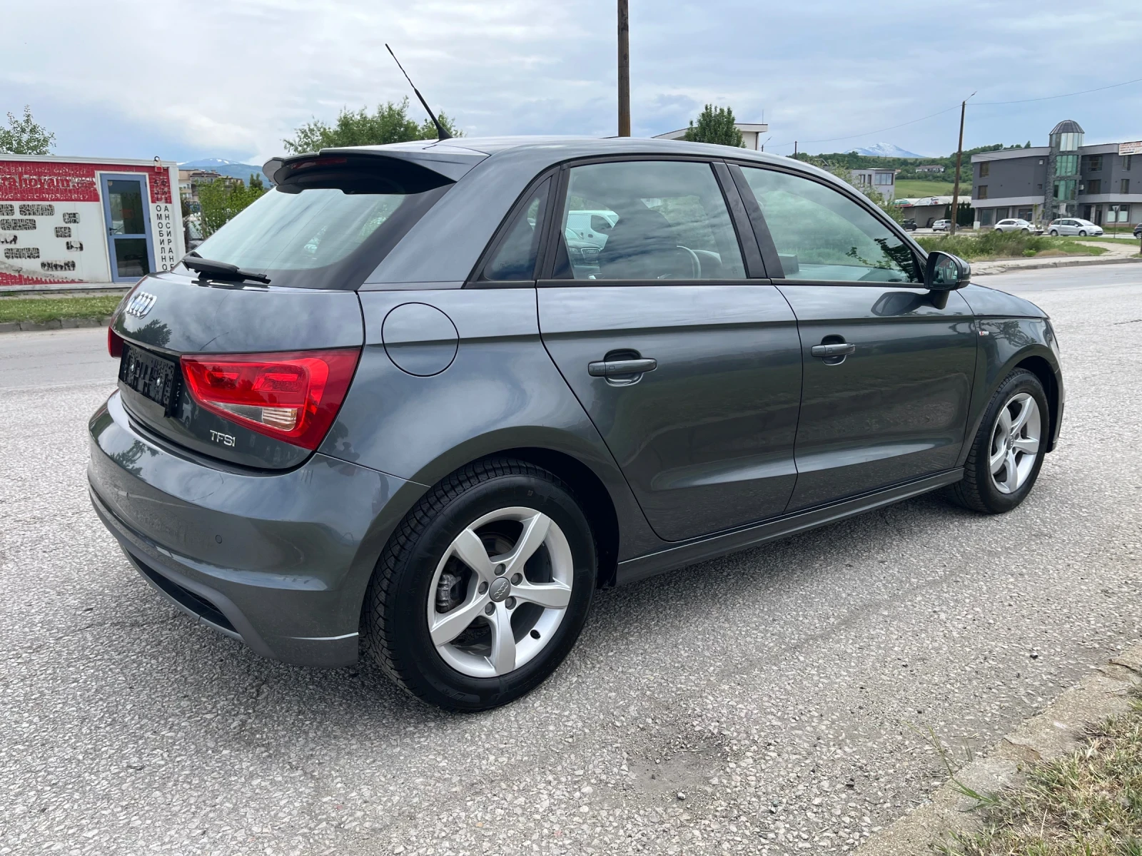 Audi A1 1.4Turbo DSG Sline - изображение 4