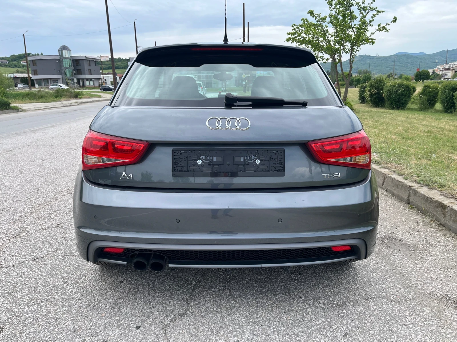 Audi A1 1.4Turbo DSG Sline - изображение 3