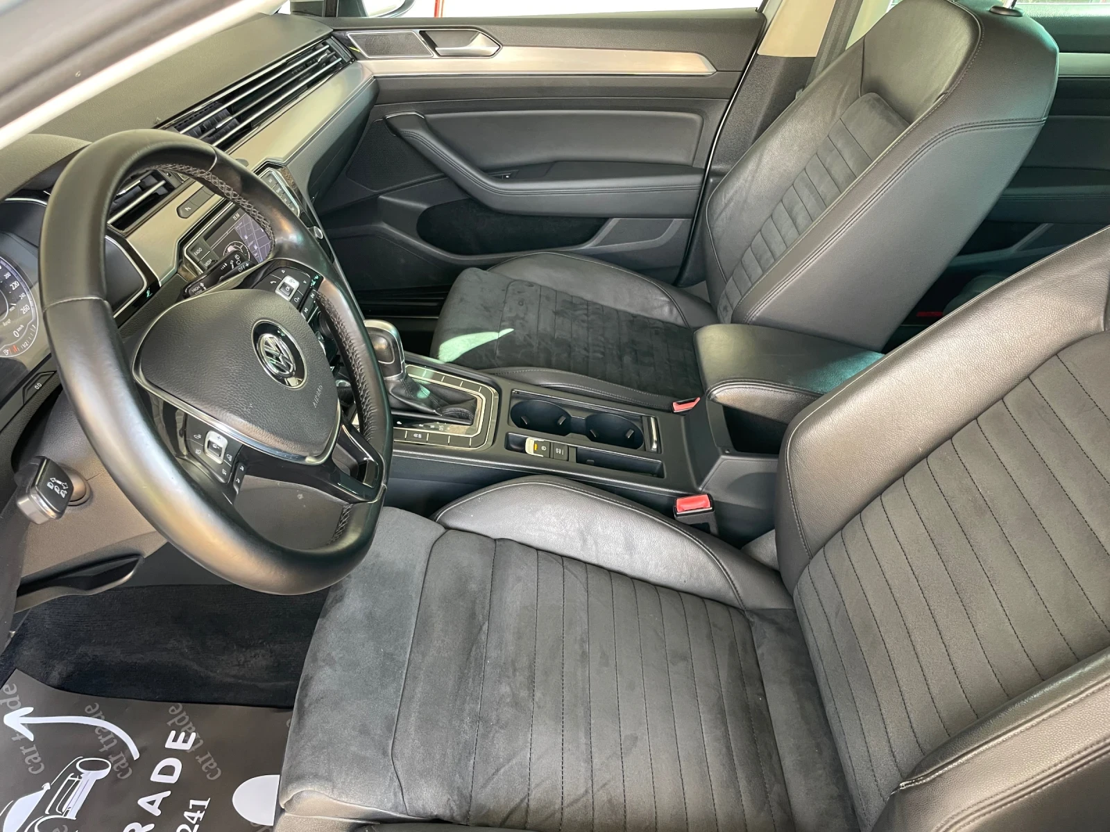 VW Passat 2.0TDI/DIGITAL/HIGHLINE/АЛКАНТАРА/LED/EURO6/ - изображение 8