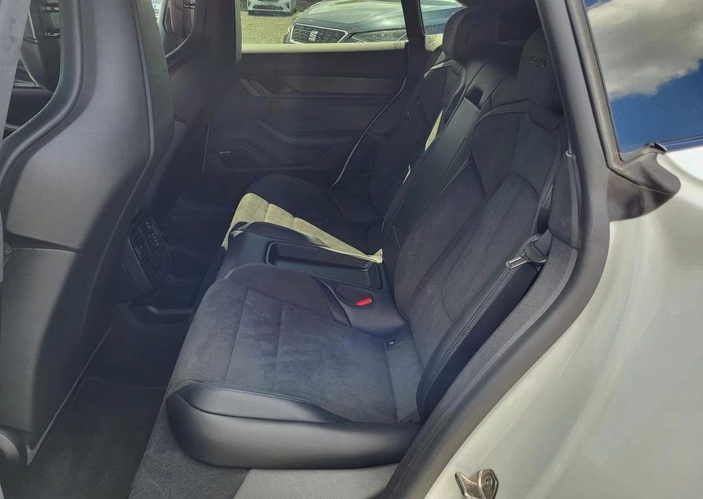 Porsche Taycan GTS Sport Turismo - изображение 8