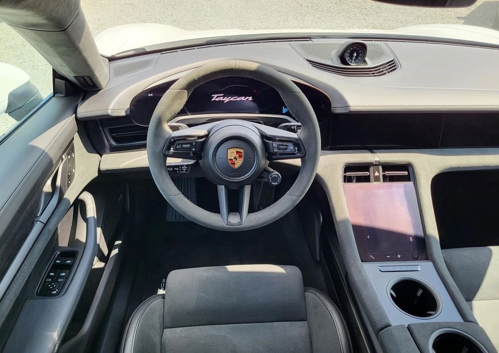 Porsche Taycan GTS Sport Turismo - изображение 5