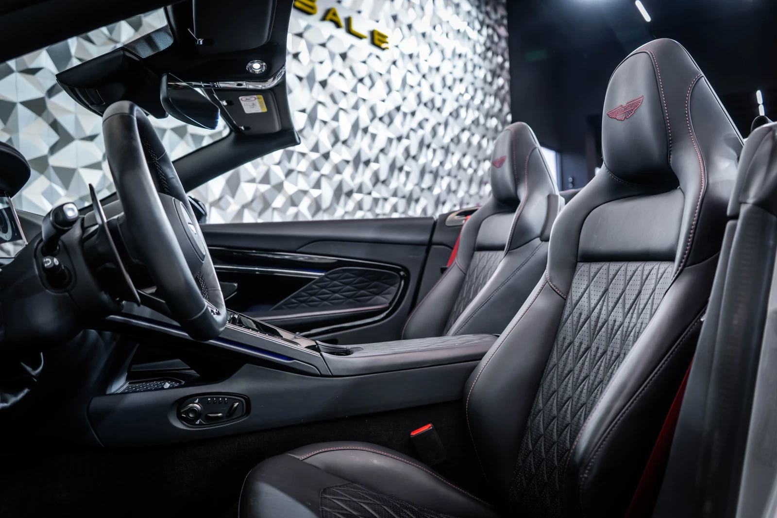 Aston Martin Други DB12 Volante Aluminite Silver, снимка 12 - Автомобили и джипове - 53734024