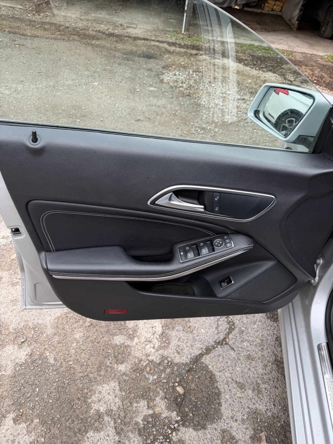 Mercedes-Benz CLA 220, снимка 10 - Автомобили и джипове - 53804466