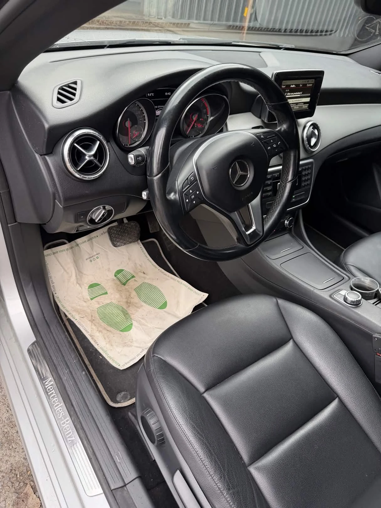 Mercedes-Benz CLA 220, снимка 9 - Автомобили и джипове - 53804466