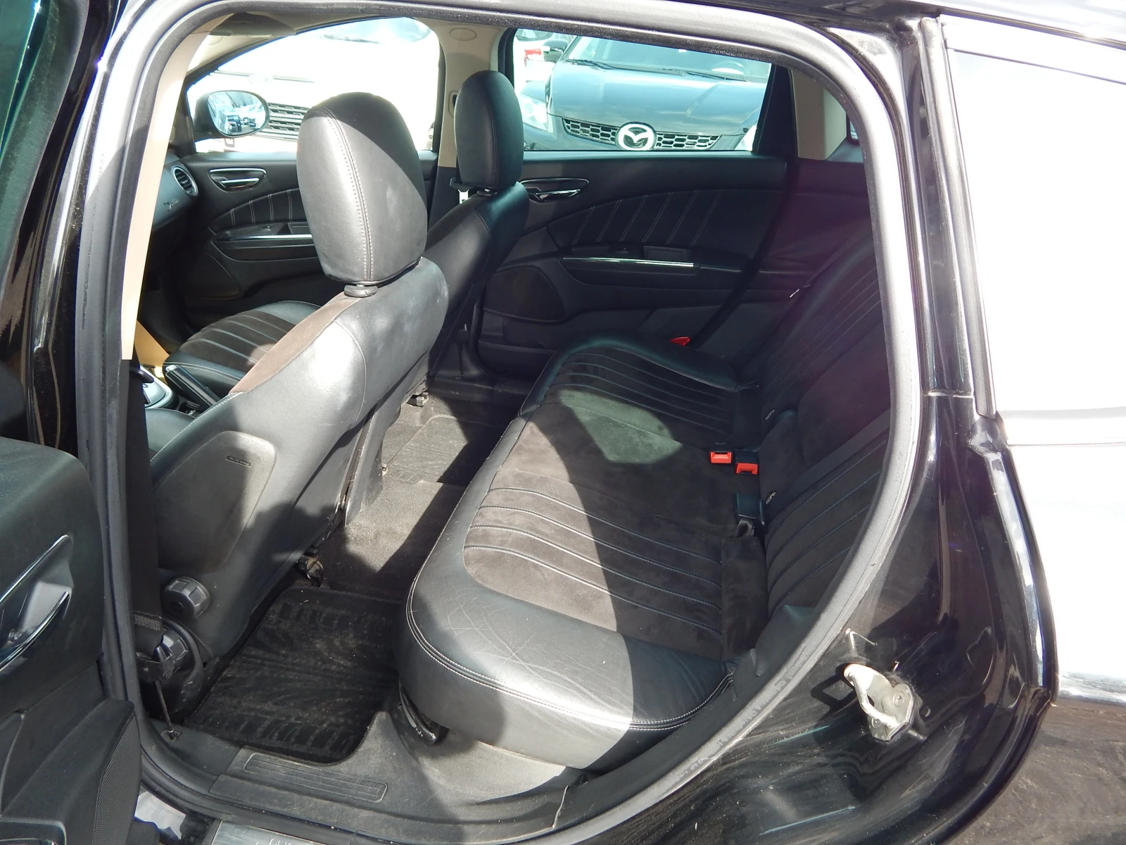 Lancia Delta 1.6M-JET, снимка 11 - Автомобили и джипове - 53873990