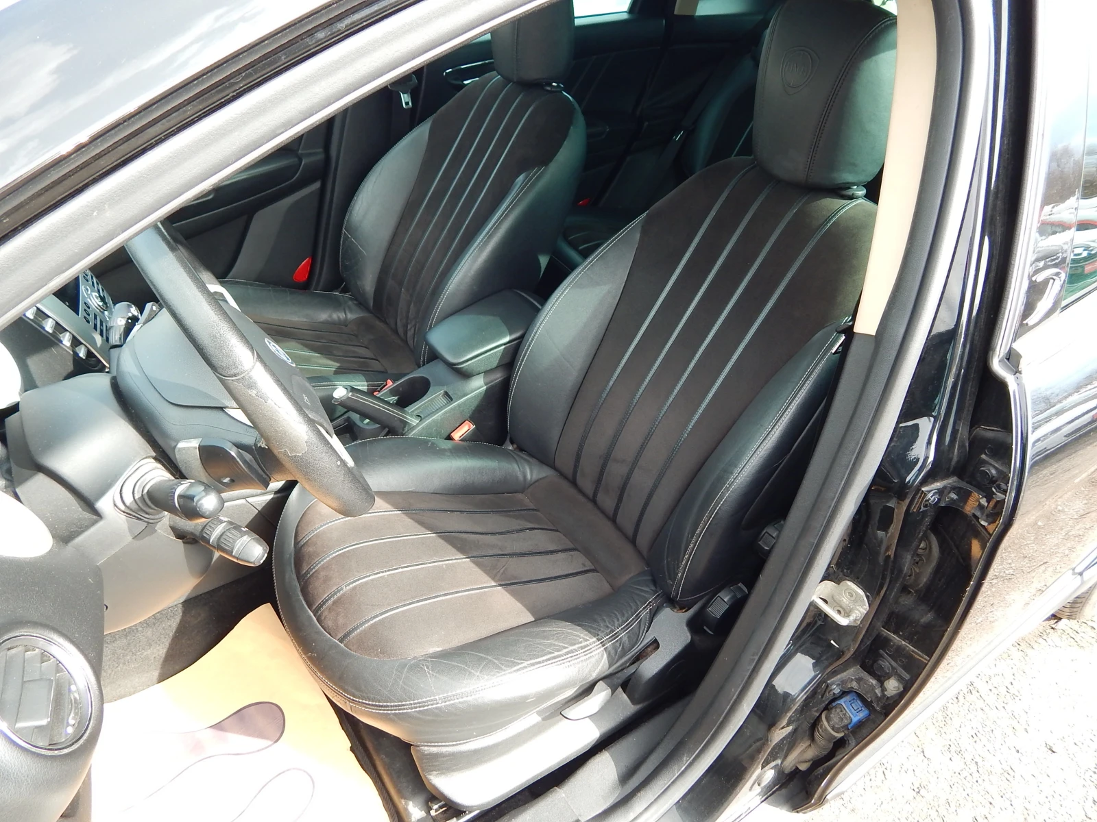 Lancia Delta 1.6M-JET, снимка 10 - Автомобили и джипове - 53873990