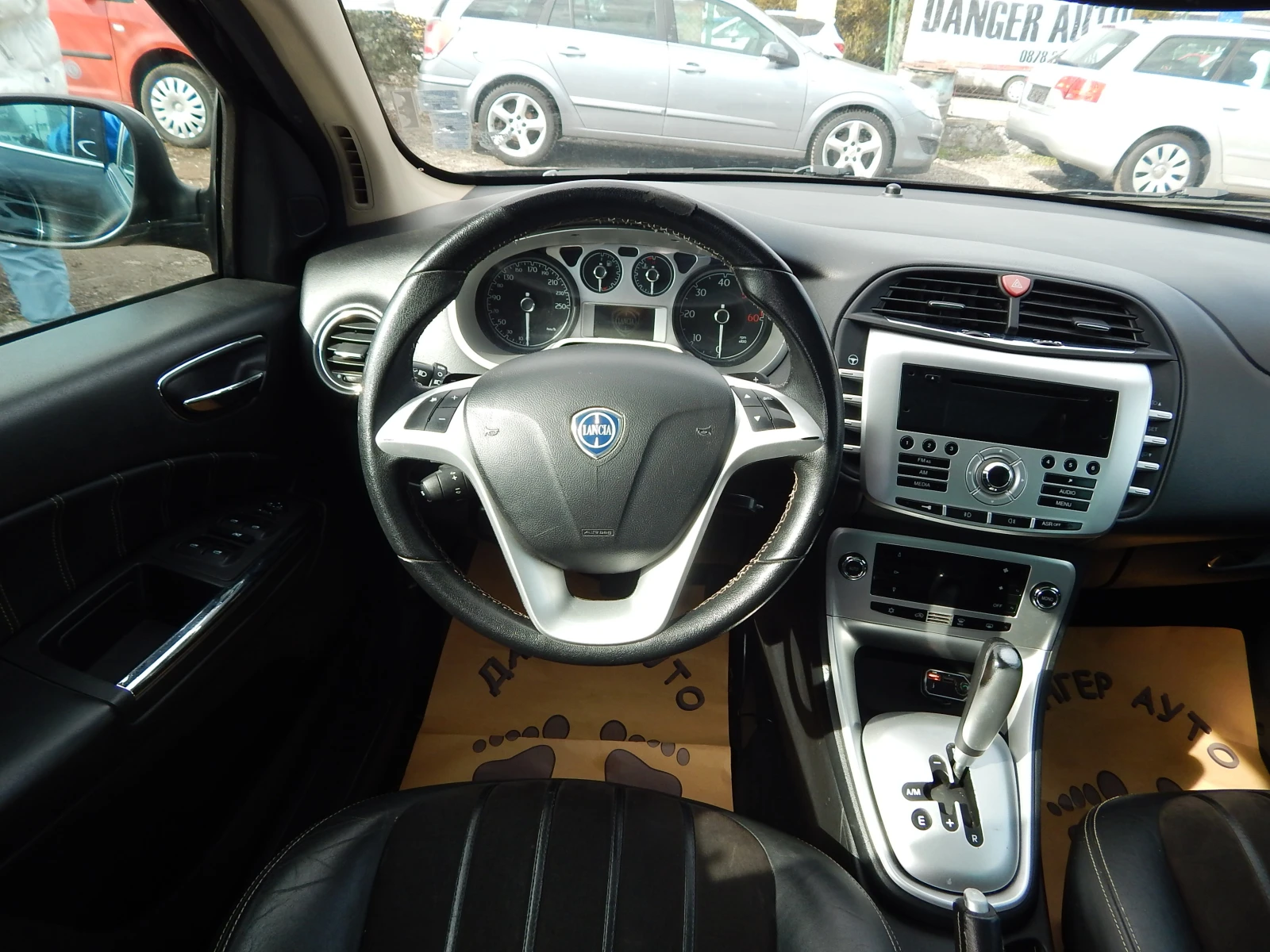 Lancia Delta 1.6M-JET, снимка 12 - Автомобили и джипове - 53873990