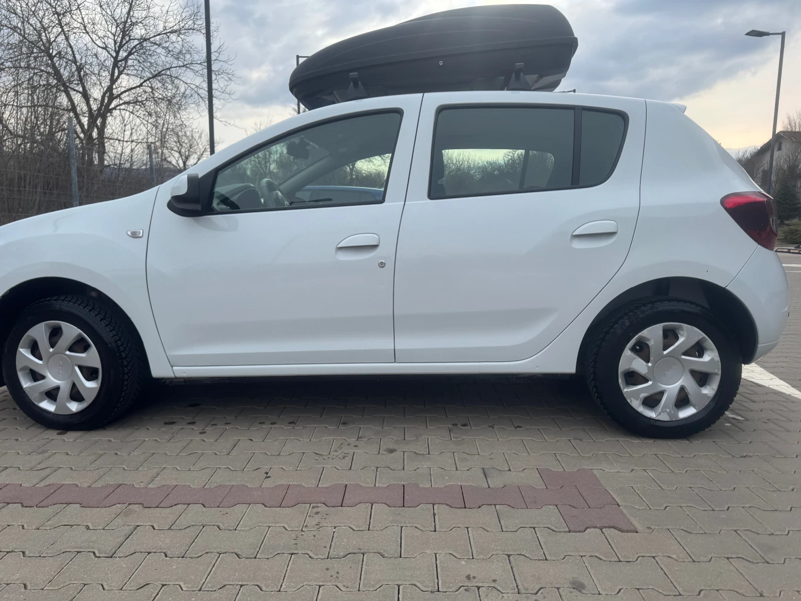 Dacia Sandero 1.5 DCI, снимка 5 - Автомобили и джипове - 53927132