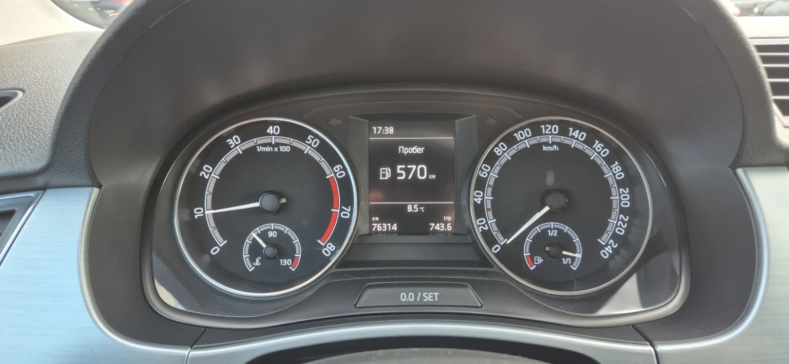 Skoda Fabia, снимка 6 - Автомобили и джипове - 54093199