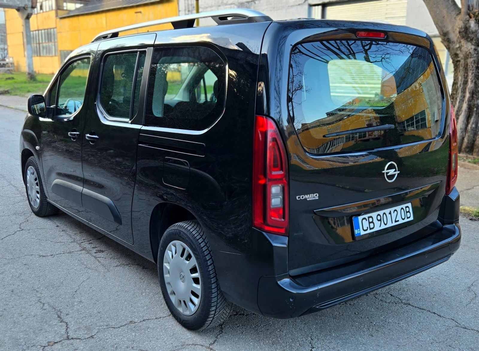 Opel Combo 7 места MAXI, снимка 6 - Автомобили и джипове - 54111347