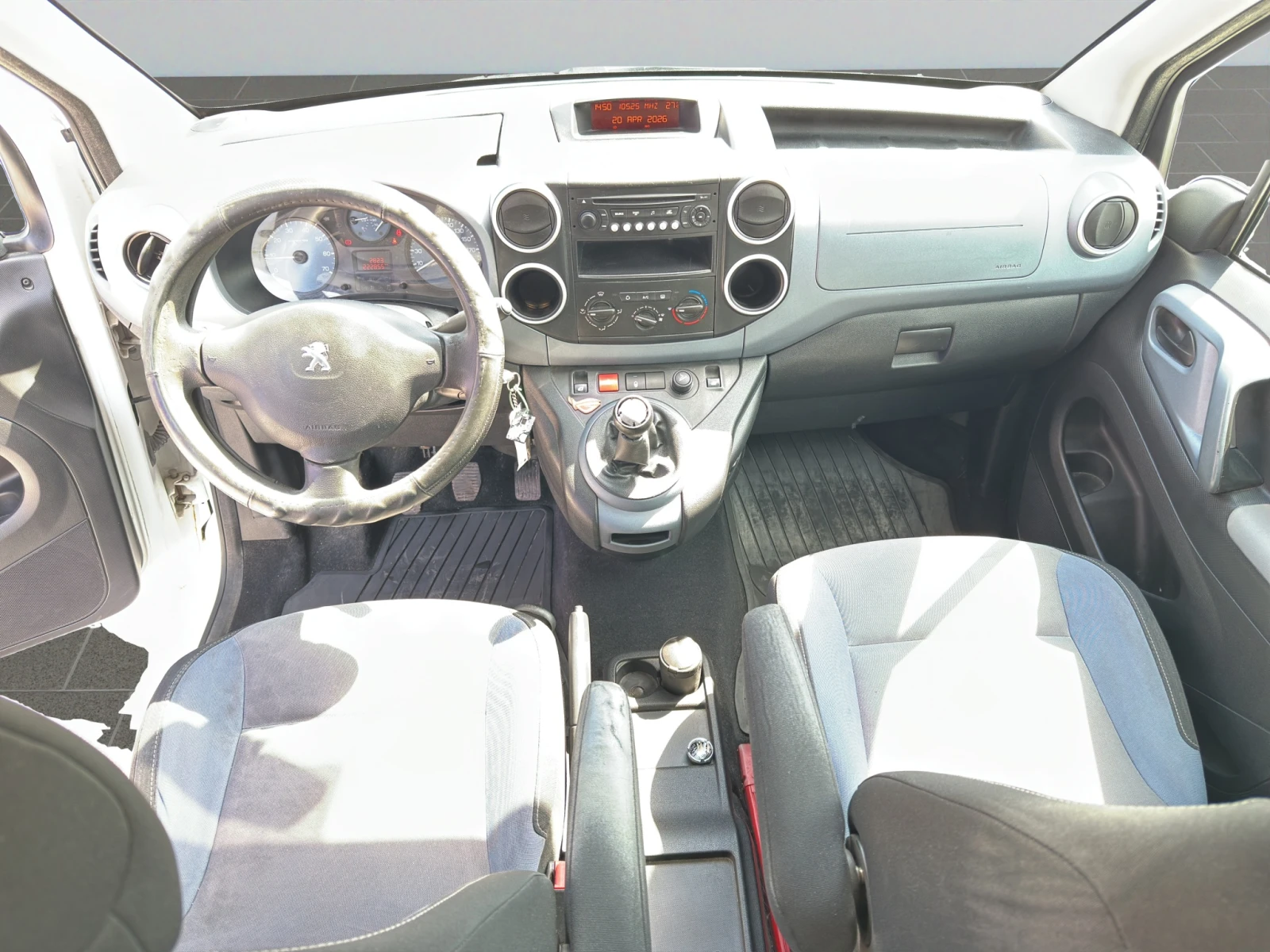 Peugeot Partner TEPEE 1.6 HDi, снимка 11 - Автомобили и джипове - 54258158