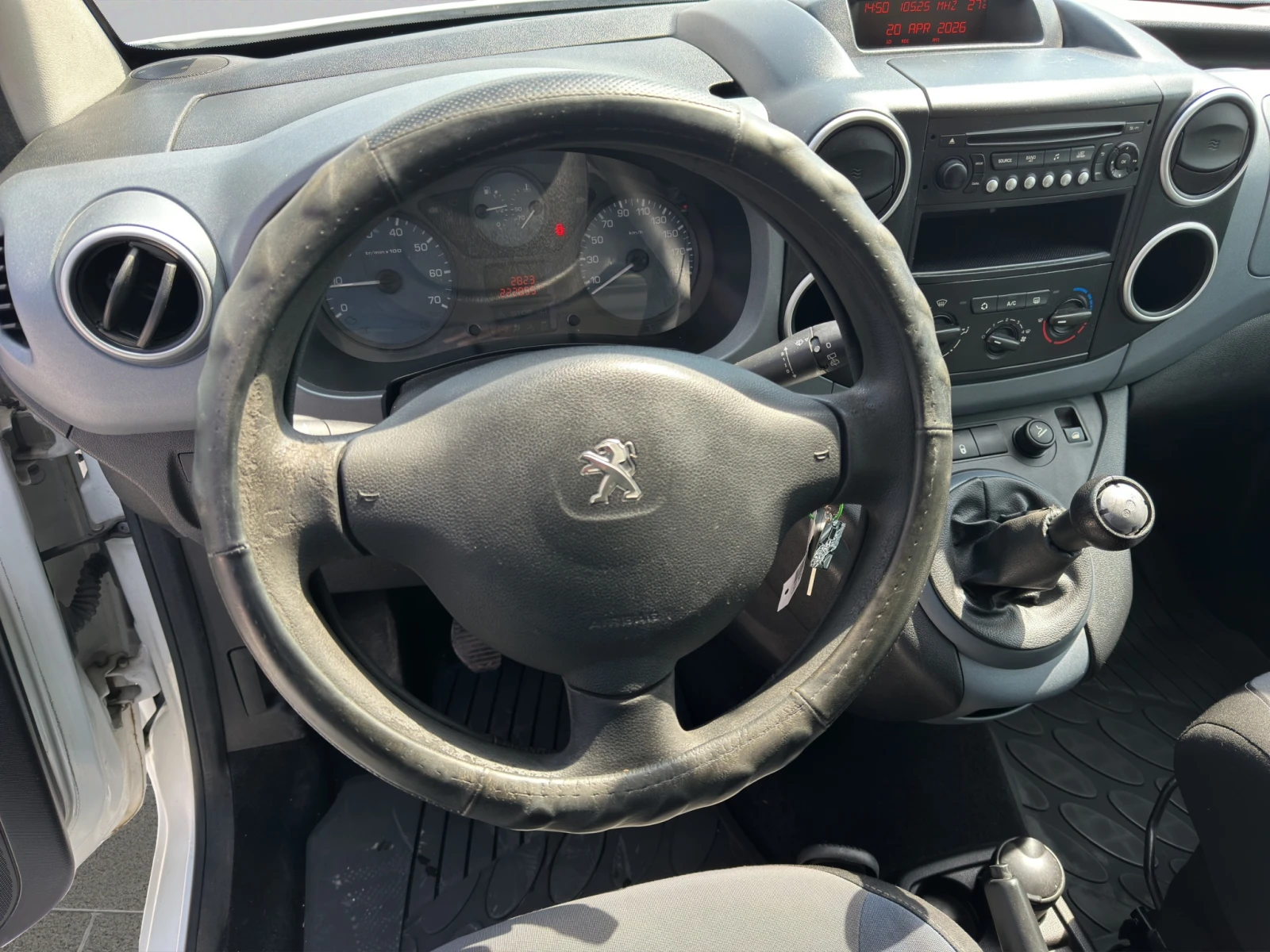 Peugeot Partner TEPEE 1.6 HDi, снимка 9 - Автомобили и джипове - 54258158