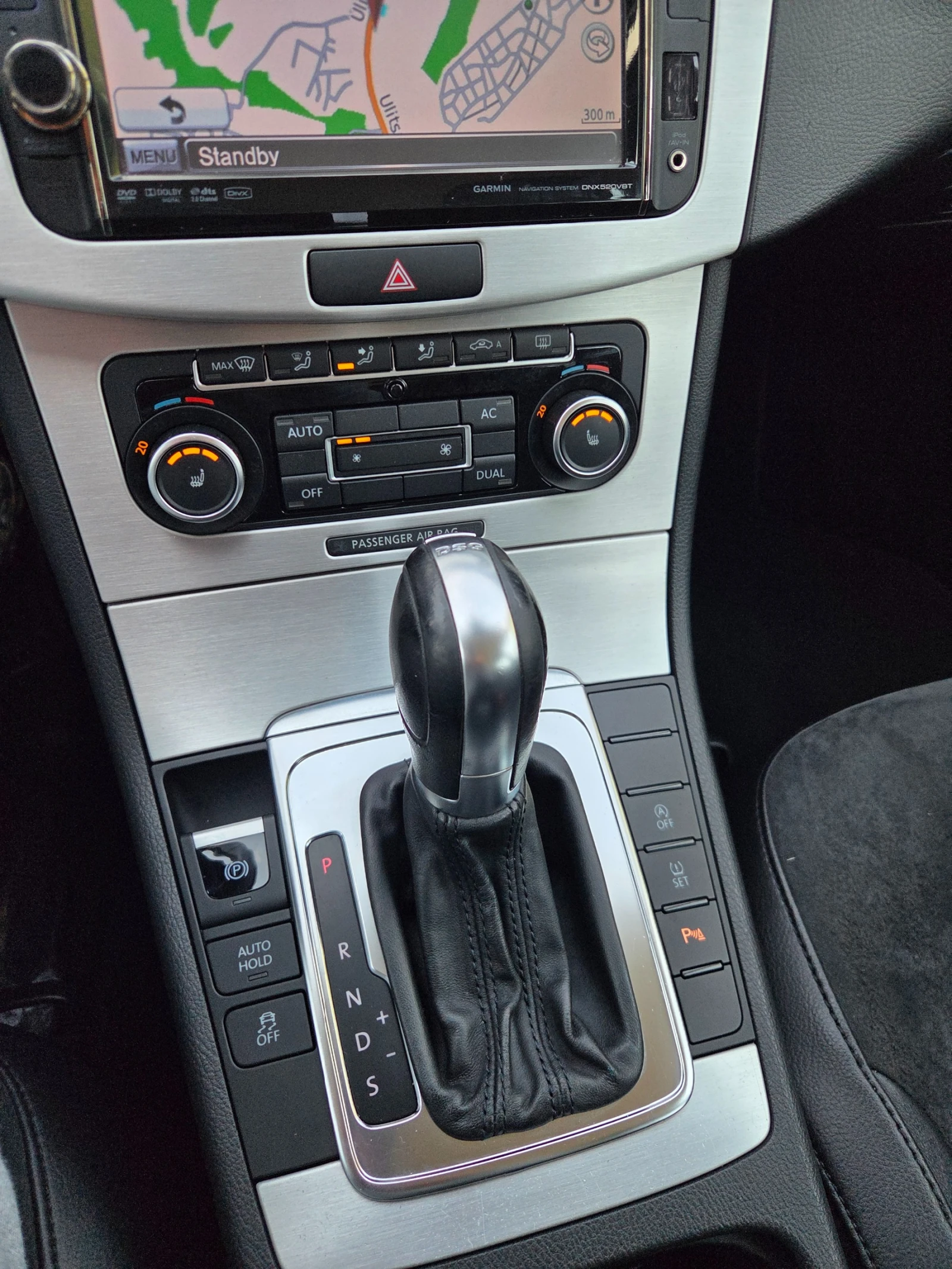 VW Passat 2.0TDI DSG Highline КОЖА* УНИКАЛЕН* , снимка 10 - Автомобили и джипове - 54354934