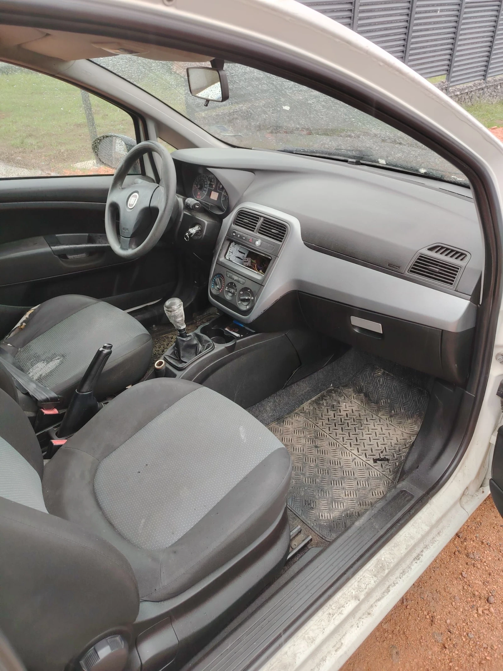 Fiat Punto 1.3 Multijet , снимка 6 - Автомобили и джипове - 54369568