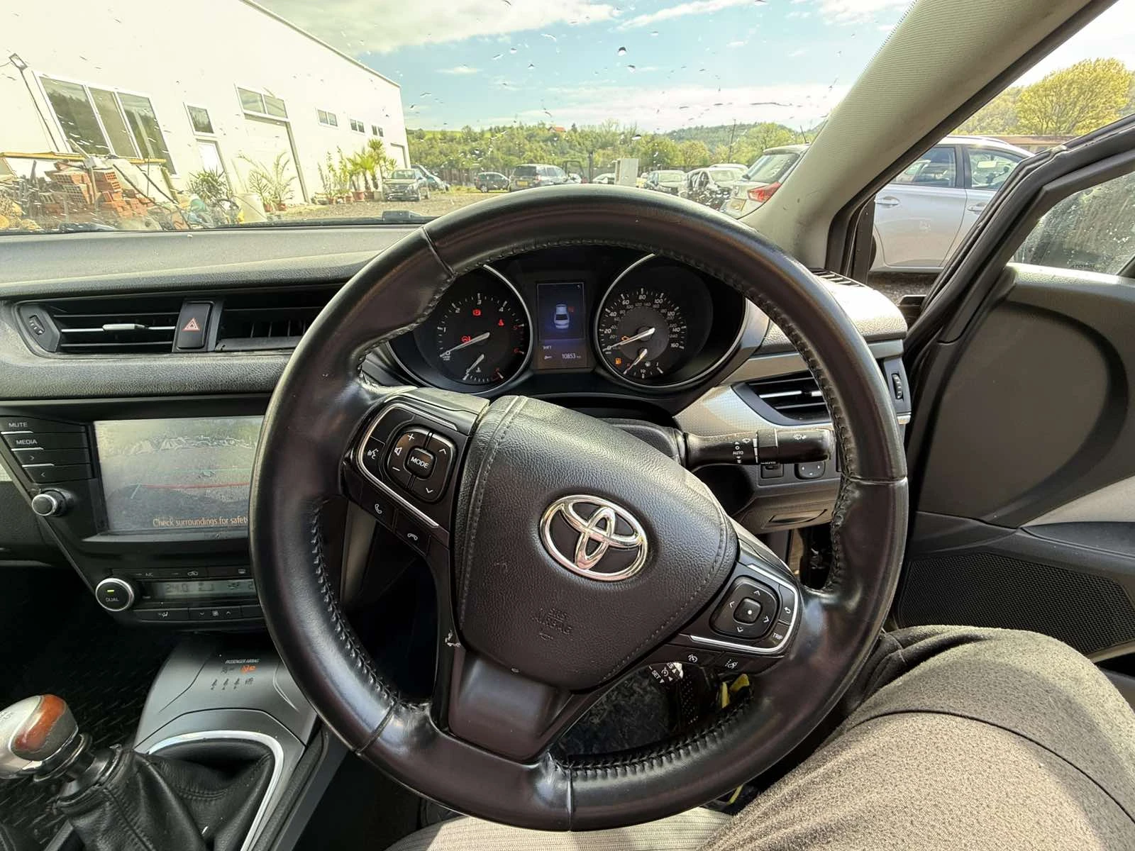 Toyota Avensis 1. 6 D-4D (112 к. с. ) НА ЧАСТИ, снимка 9 - Автомобили и джипове - 54449707