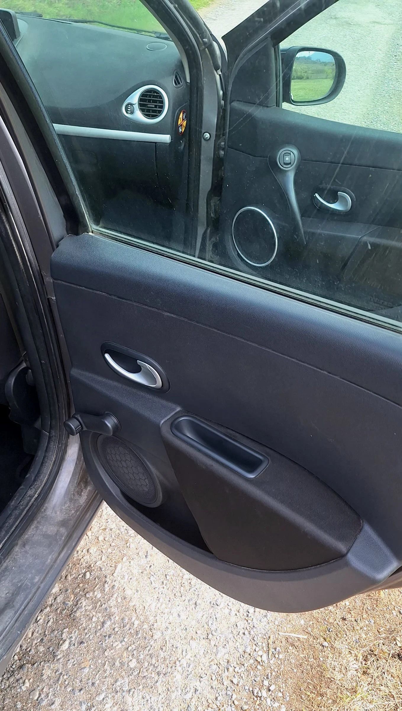 Renault Clio 1.5DCI , снимка 12 - Автомобили и джипове - 54654570