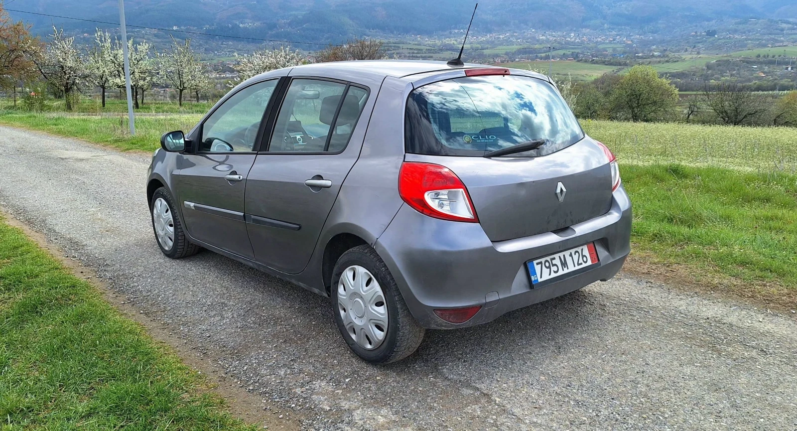 Renault Clio 1.5DCI , снимка 5 - Автомобили и джипове - 54654570