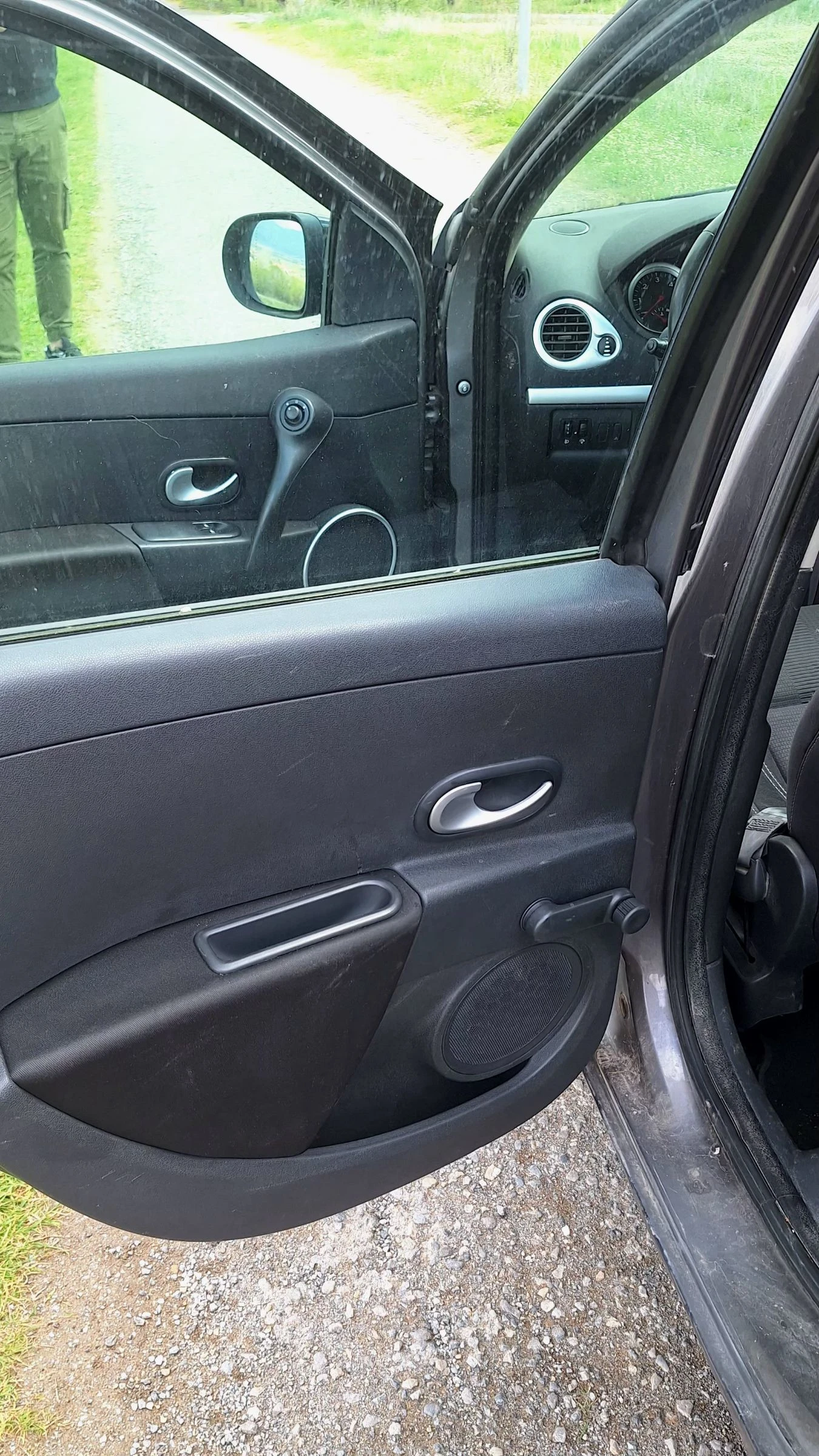 Renault Clio 1.5DCI , снимка 11 - Автомобили и джипове - 54654570