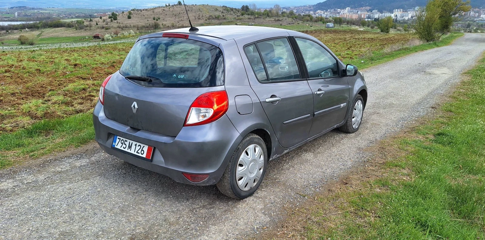 Renault Clio 1.5DCI , снимка 4 - Автомобили и джипове - 54654570