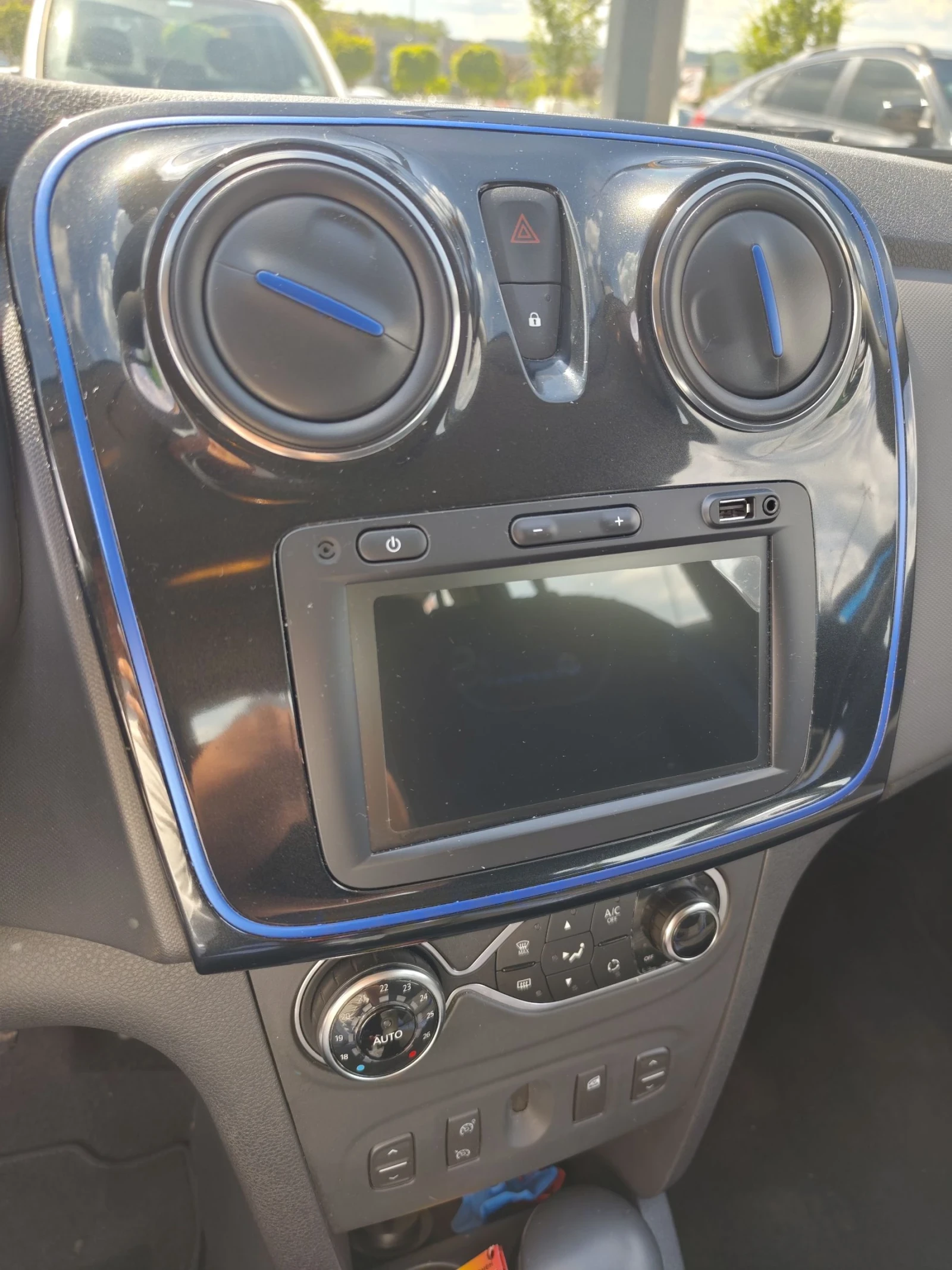 Dacia Logan Stepway, снимка 9 - Автомобили и джипове - 54981423