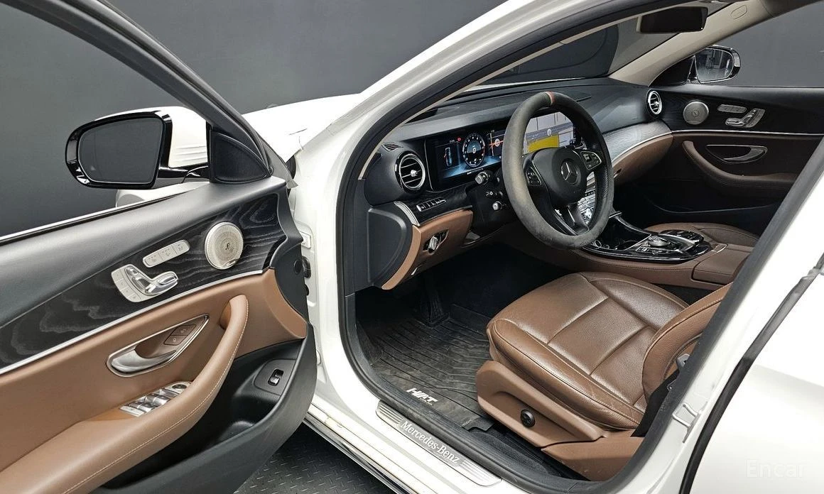 Mercedes-Benz E 300, снимка 10 - Автомобили и джипове - 55223844