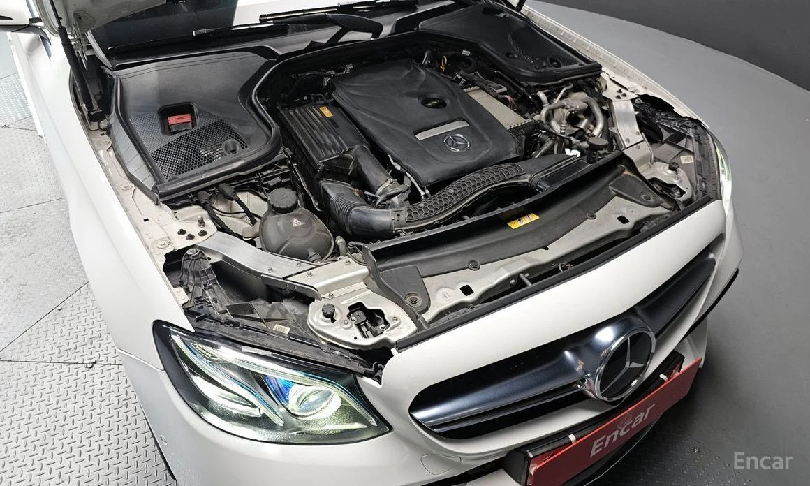 Mercedes-Benz E 300, снимка 6 - Автомобили и джипове - 55223844