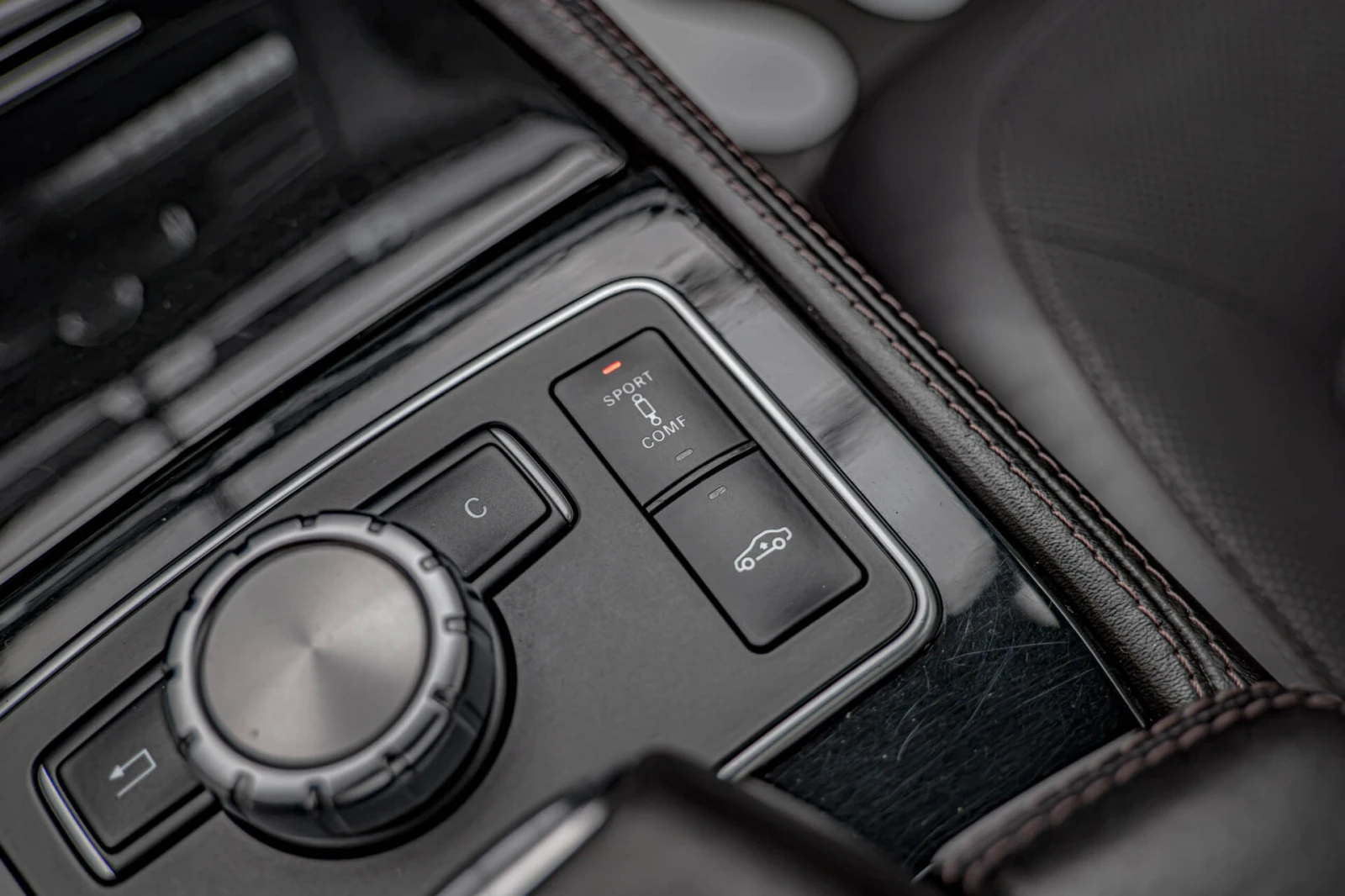 Mercedes-Benz CLS 350 Exclusive/4Matic/AirMatic/Memory/Blind Spot/Обдухв, снимка 10 - Автомобили и джипове - 55344035