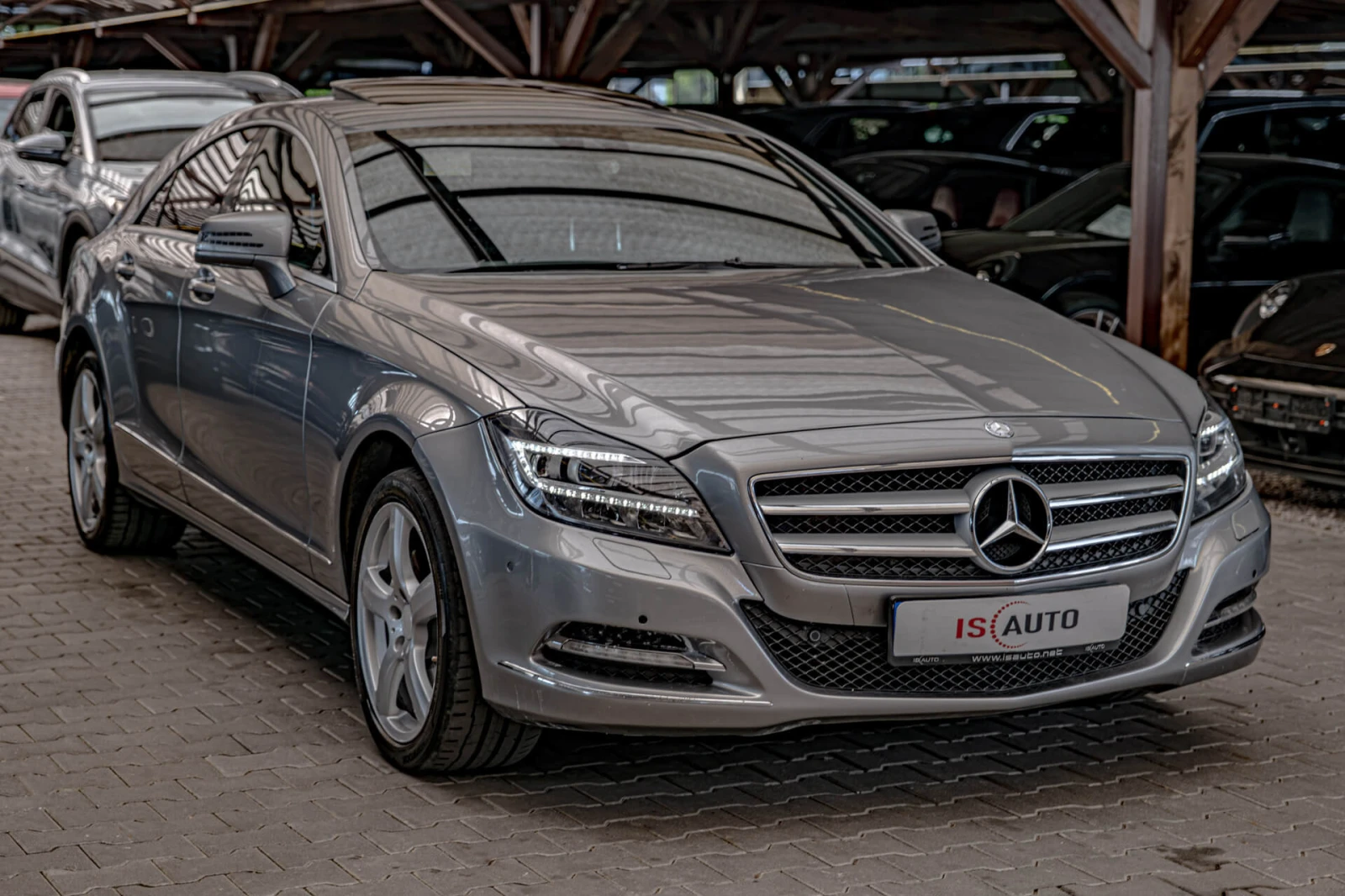 Mercedes-Benz CLS 350 Exclusive/4Matic/AirMatic/Memory/Blind Spot/Обдухв, снимка 2 - Автомобили и джипове - 55344035