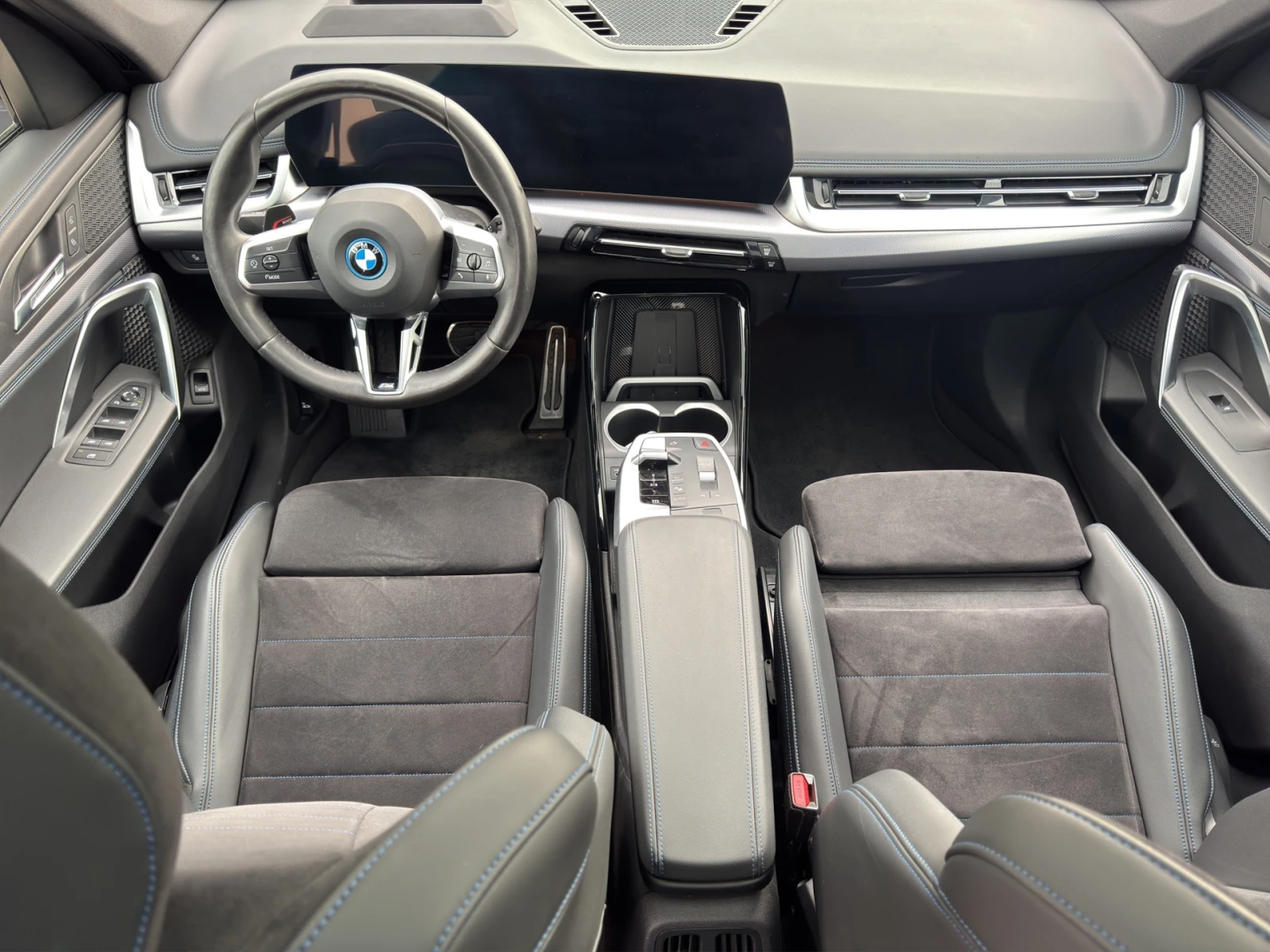 BMW iX1 xDrive30, снимка 7 - Автомобили и джипове - 56010310