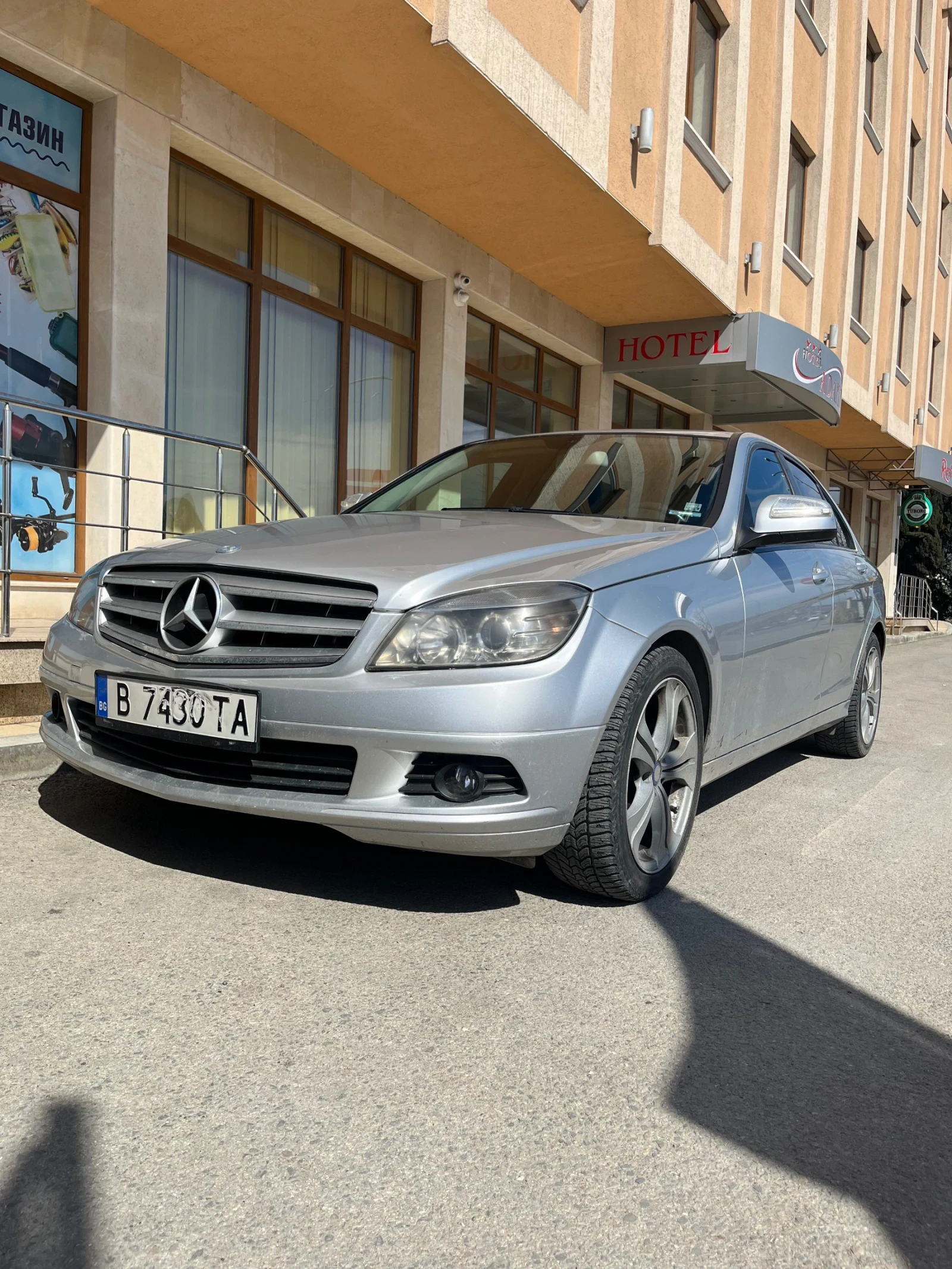Mercedes-Benz C 220, снимка 2 - Автомобили и джипове - 56062262