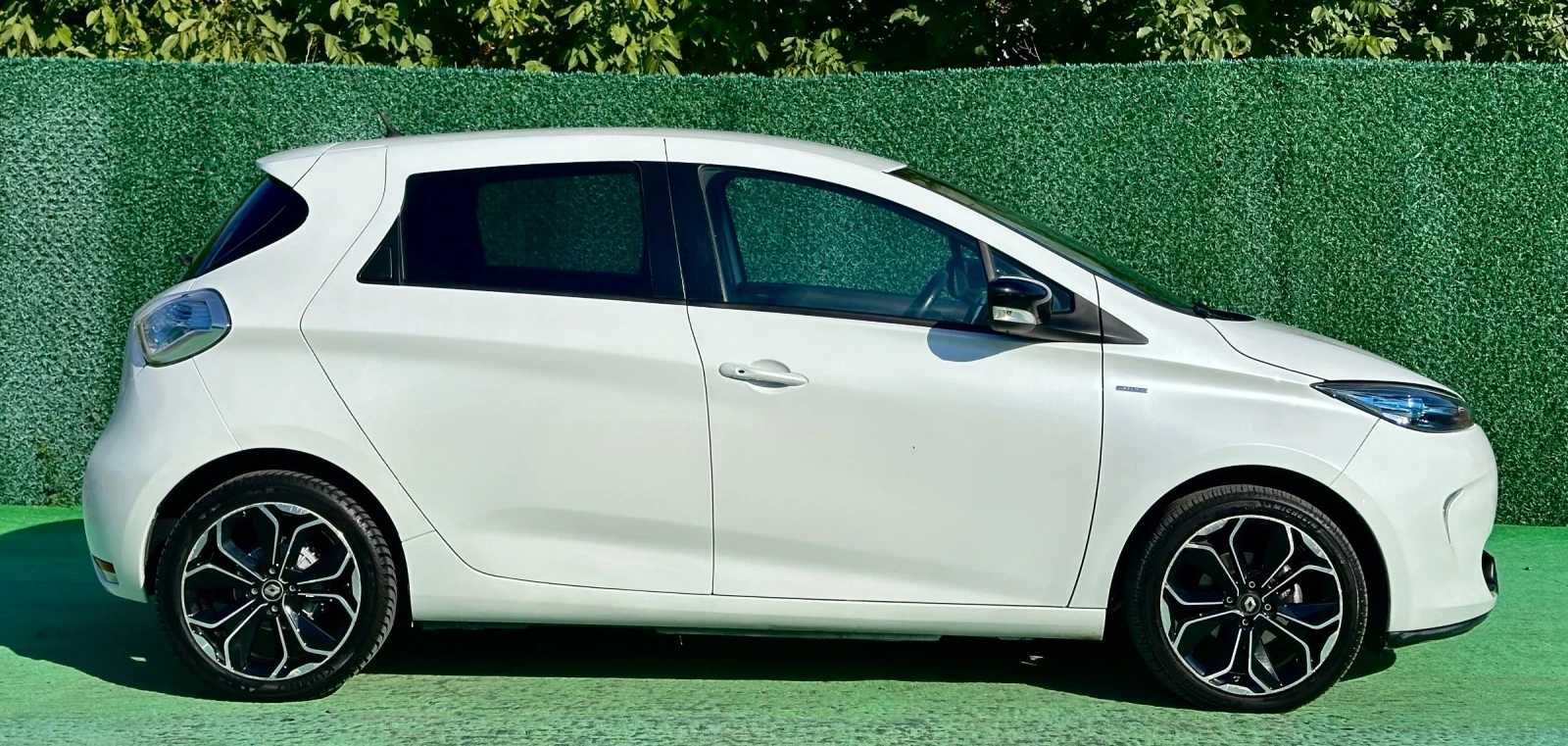 Renault Zoe 41kwh/ ICONIC / KAMERA/ Термо помпа, снимка 5 - Автомобили и джипове - 56144000