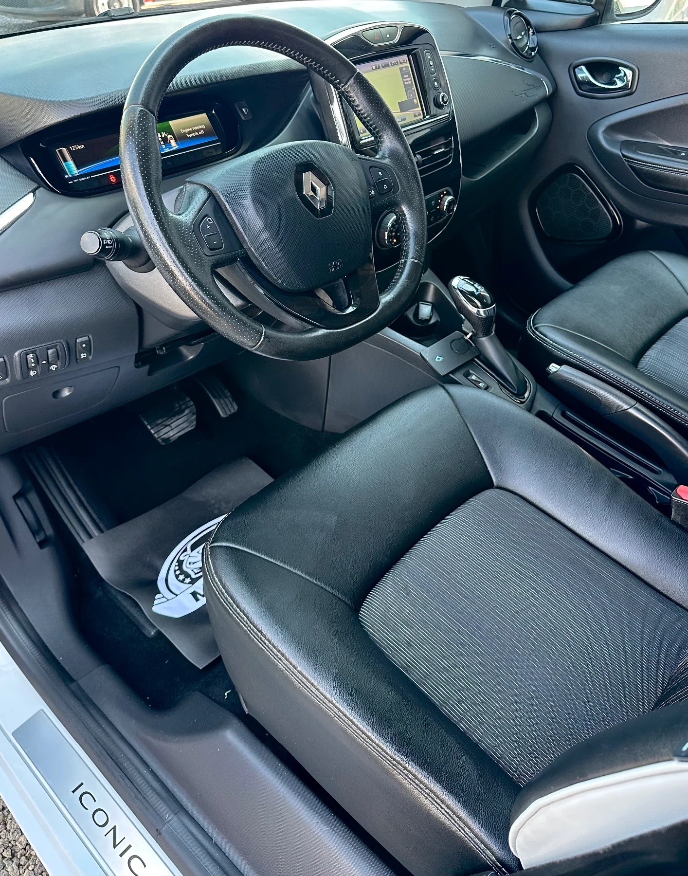 Renault Zoe 41kwh/ ICONIC / KAMERA/ Термо помпа, снимка 10 - Автомобили и джипове - 56144000