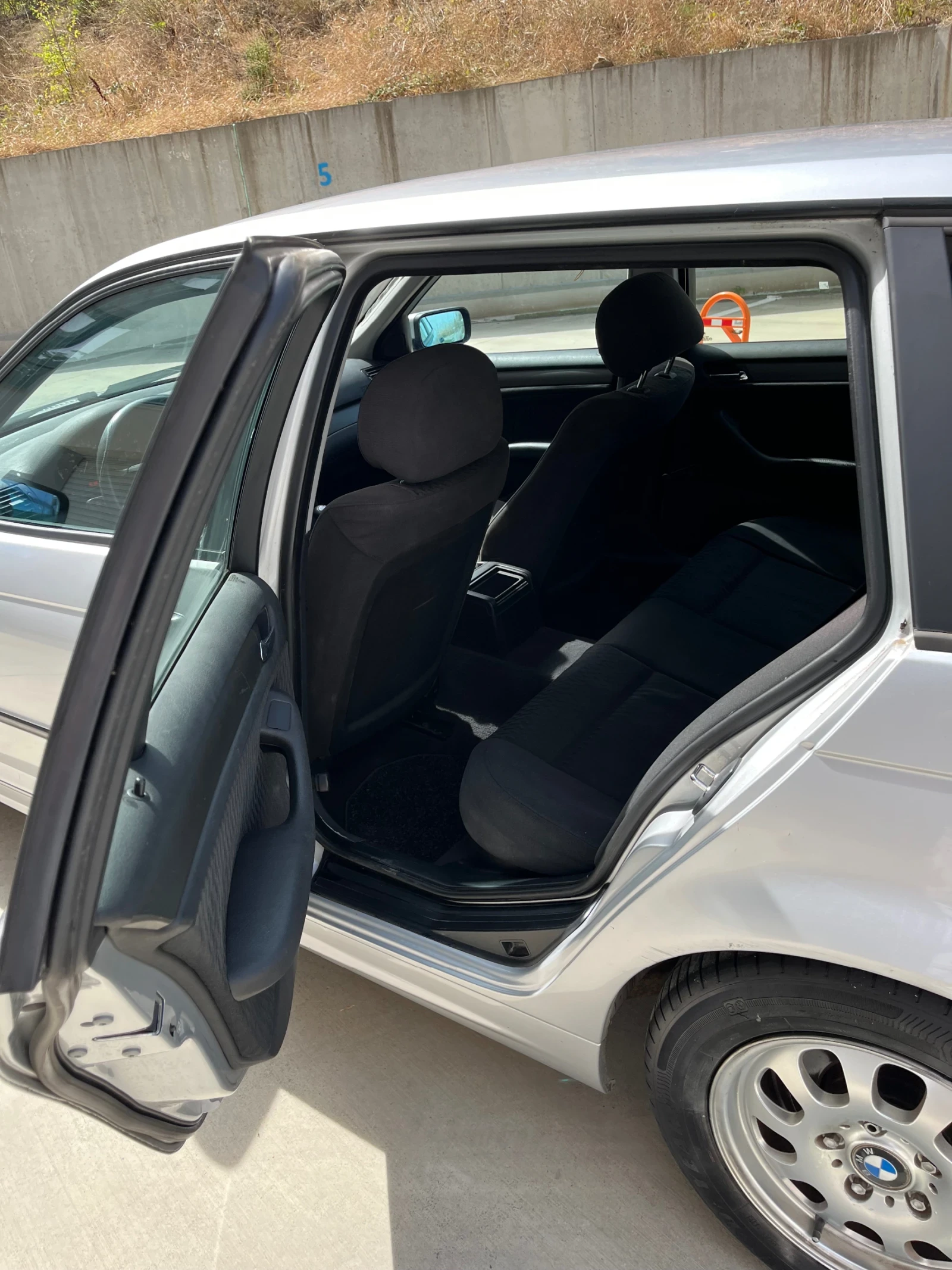 BMW 318, снимка 8 - Автомобили и джипове - 56252326