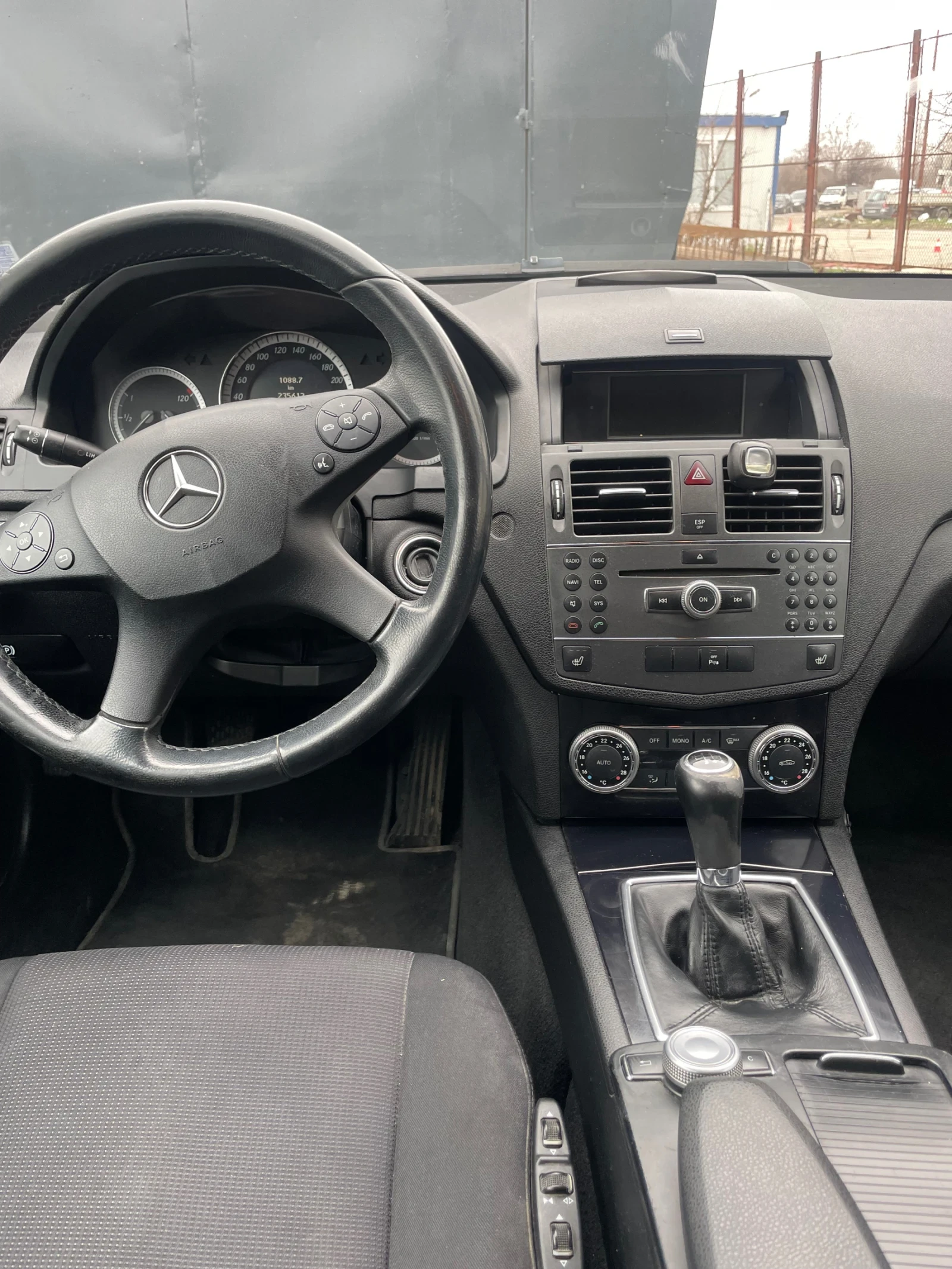Mercedes-Benz C 220, снимка 7 - Автомобили и джипове - 56273542
