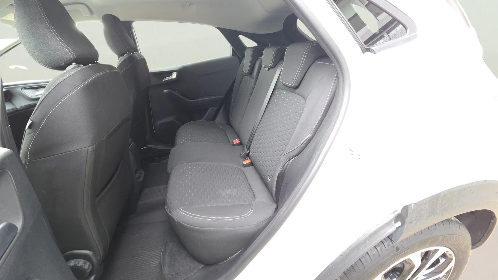 Ford Puma 1.0i, снимка 14 - Автомобили и джипове - 56663303