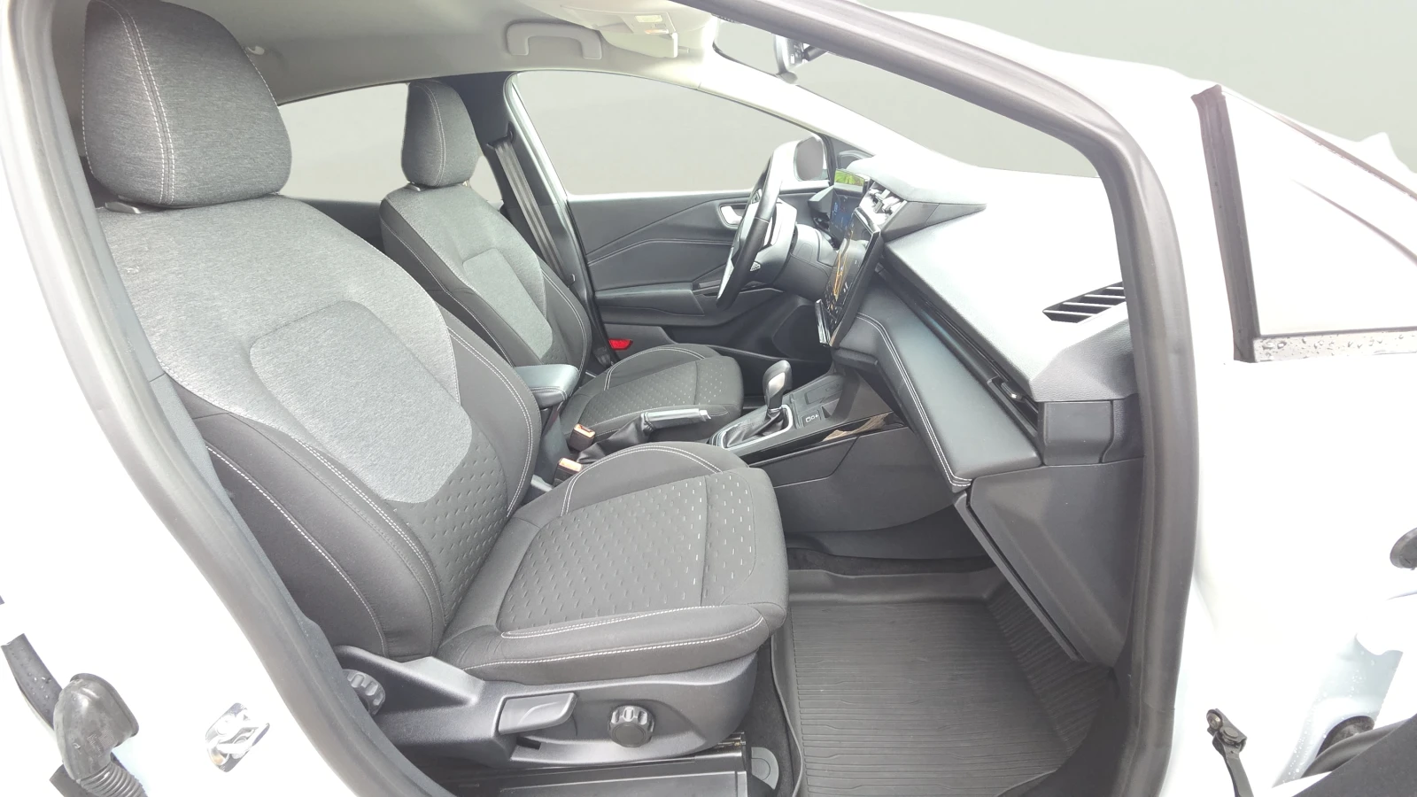 Ford Puma 1.0i, снимка 9 - Автомобили и джипове - 56663303