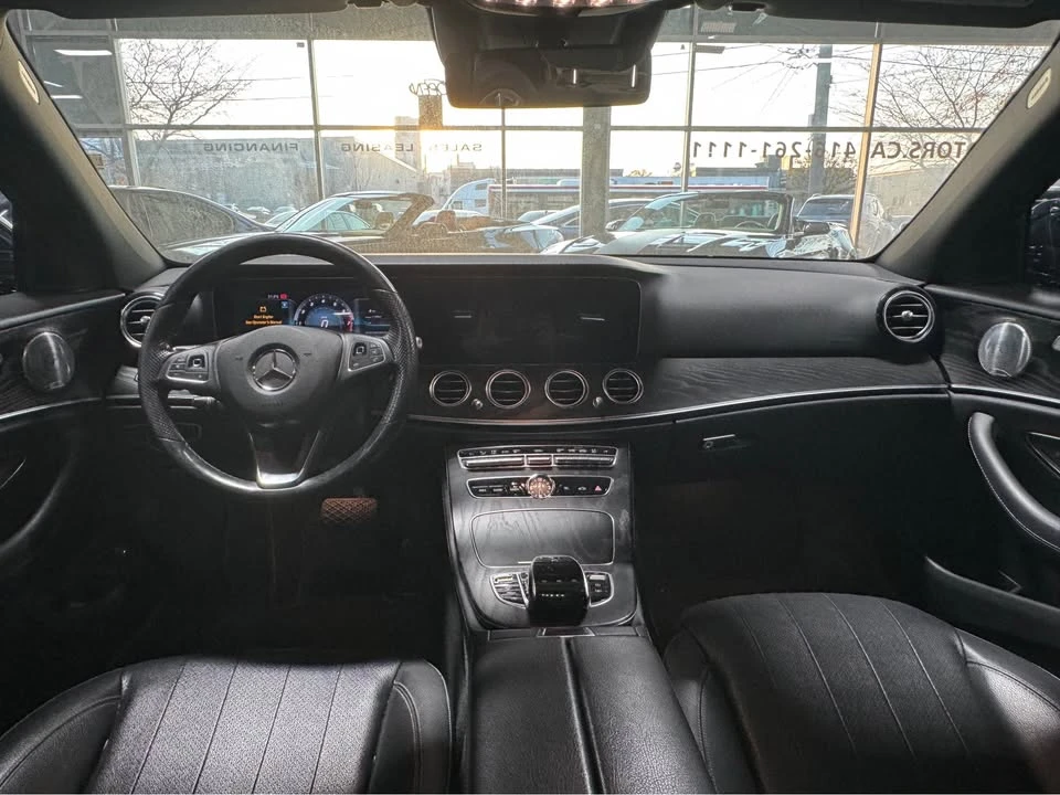Mercedes-Benz E 300 АвтоКредит, снимка 9 - Автомобили и джипове - 56720859