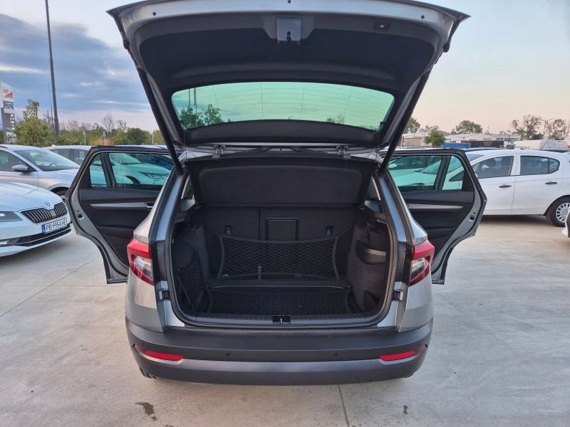 Skoda Karoq 2.0 TDI M/Т, снимка 11 - Автомобили и джипове - 51550430
